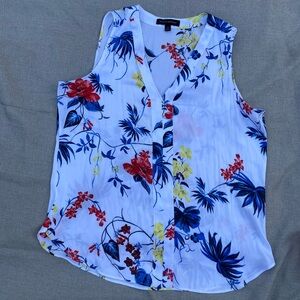 3/$20✨ Banana Republic Sleeveless V-neck Tank Top Paradiso Tropical Print Size M